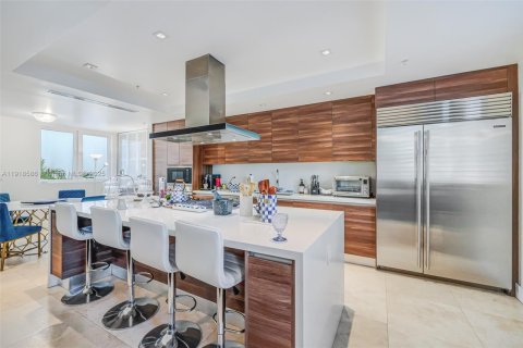 Condo in Coral Gables, Florida, 3 bedrooms  № 2060100 - photo 10