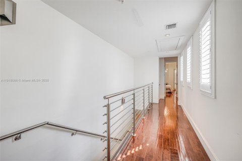 Condo in Coral Gables, Florida, 3 bedrooms  № 2060100 - photo 26