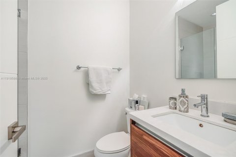 Condo in Coral Gables, Florida, 3 bedrooms  № 2060100 - photo 24