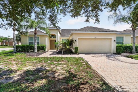 Casa en Davenport, Florida 5 dormitorios, 264.21 m2 № 2410653