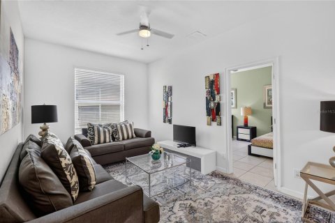 Casa en venta en Davenport, Florida, 5 dormitorios, 264.21 m2 № 2410653 - foto 24
