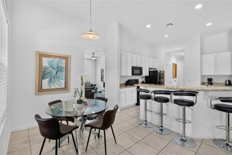 Casa en venta en Davenport, Florida, 5 dormitorios, 264.21 m2 № 2410653 - foto 22