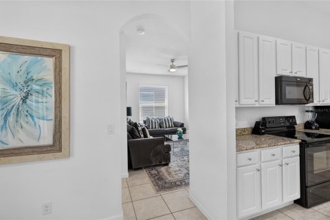 Casa en venta en Davenport, Florida, 5 dormitorios, 264.21 m2 № 2410653 - foto 23