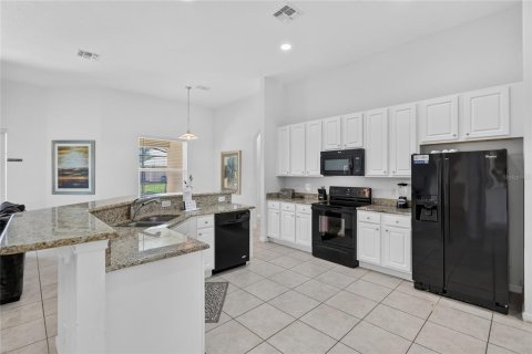 Casa en venta en Davenport, Florida, 5 dormitorios, 264.21 m2 № 2410653 - foto 10