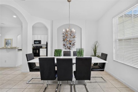 Casa en venta en Davenport, Florida, 5 dormitorios, 264.21 m2 № 2410653 - foto 7