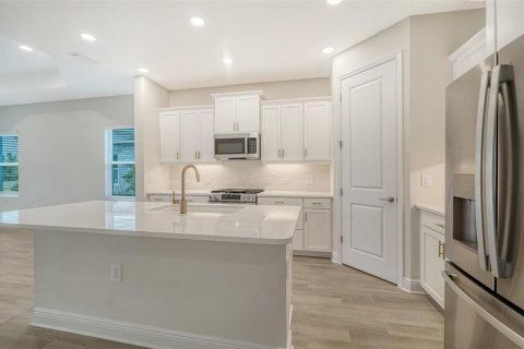Villa ou maison à vendre à Bradenton, Floride: 2 chambres, 152.17 m2 № 2407000 - photo 17