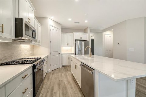 Villa ou maison à vendre à Bradenton, Floride: 2 chambres, 152.17 m2 № 2407000 - photo 4