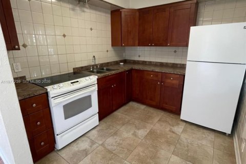 House in Hollywood, Florida 285.58 sq.m. № 2041629 - photo 2