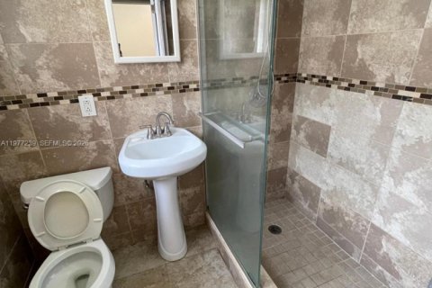 House in Hollywood, Florida 285.58 sq.m. № 2041629 - photo 5