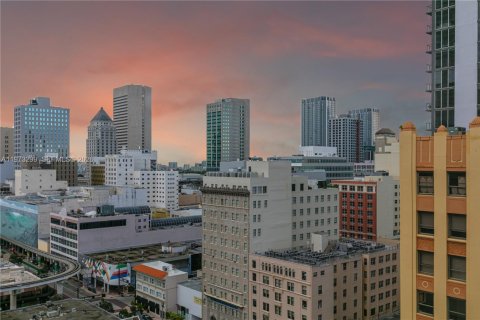 Купить коммерческую недвижимость в Майами, Флорида № 2033890 - фото 10