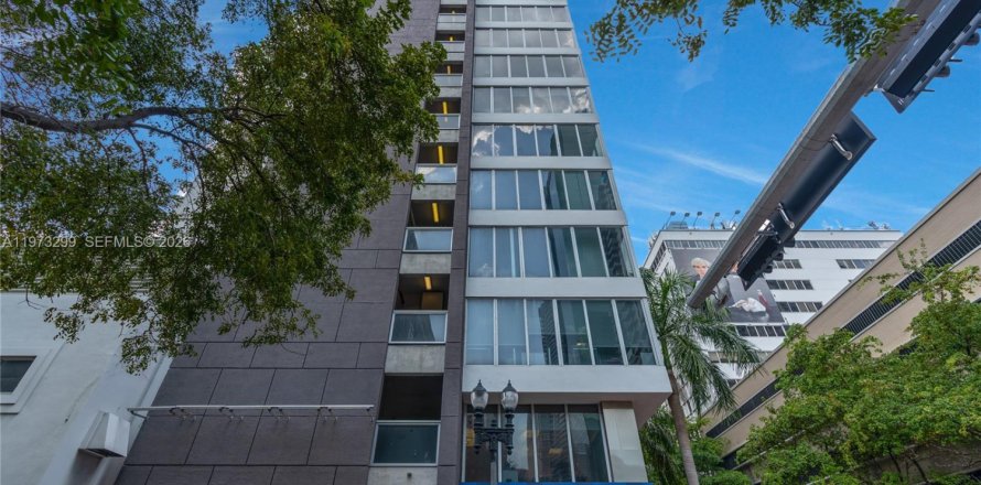 Коммерческая недвижимость в Майами, Флорида № 2033890