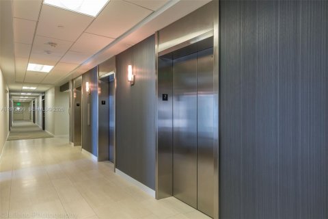 Купить коммерческую недвижимость в Майами, Флорида № 2033890 - фото 7