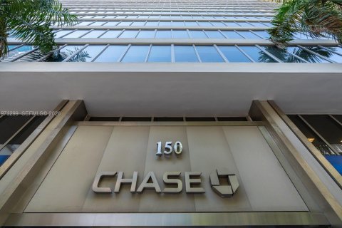 Купить коммерческую недвижимость в Майами, Флорида № 2033890 - фото 4