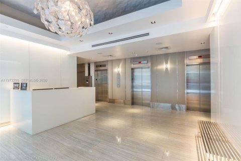 Купить коммерческую недвижимость в Майами, Флорида № 2033890 - фото 6