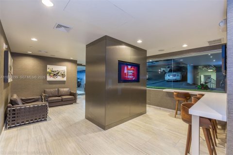 Купить коммерческую недвижимость в Майами, Флорида № 2033890 - фото 5