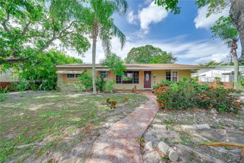 House in Hollywood, Florida 3 bedrooms, 160.44 sq.m. № 1830801 - photo 6