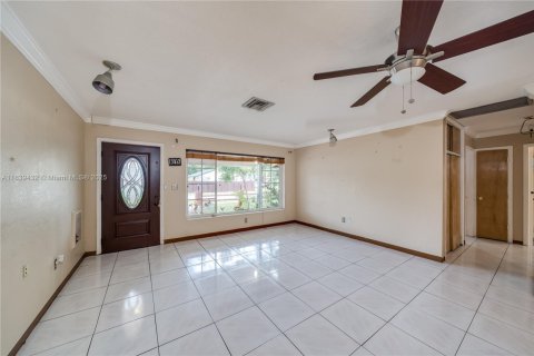 House in Hollywood, Florida 3 bedrooms, 160.44 sq.m. № 1830801 - photo 16