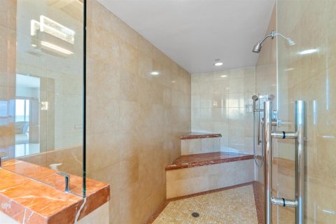 Купить кондоминиум в Лодердейл-бай-те-Си, Флорида 3 комнаты, 371.89м2, № 2244176 - фото 21