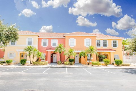 Adosado en venta en Kissimmee, Florida, 3 dormitorios, 119.94 m2 № 1918548 - foto 1