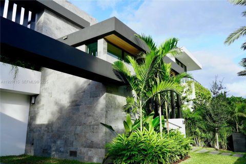 Купить виллу или дом в Майами, Флорида 6 спален, 599.41м2, № 1984674 - фото 5