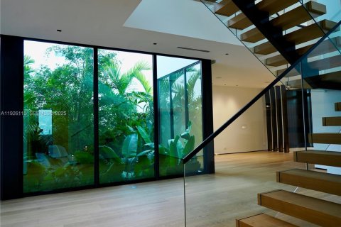 Купить виллу или дом в Майами, Флорида 6 спален, 599.41м2, № 1984674 - фото 16