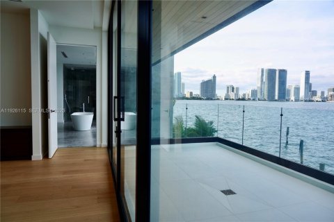 Купить виллу или дом в Майами, Флорида 6 спален, 599.41м2, № 1984674 - фото 23