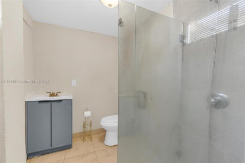 Casa en venta en North Miami Beach, Florida, 3 dormitorios, 106.84 m2 № 1889663 - foto 10