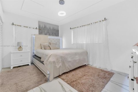 Casa en venta en North Miami Beach, Florida, 3 dormitorios, 106.84 m2 № 1889663 - foto 9