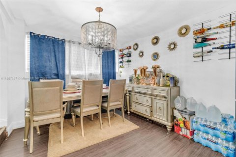 Casa en venta en North Miami Beach, Florida, 3 dormitorios, 106.84 m2 № 1889663 - foto 17