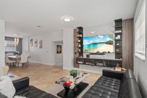 Villa ou maison à vendre à Apopka, Floride: 4 chambres, 562.89 m2 № 2419570 - photo 12