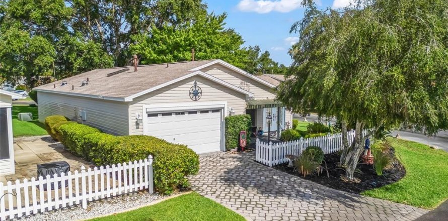 Villa ou maison à The Villages, Floride 2 chambres, 126.16 m2 № 1761923