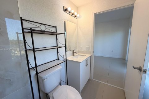 Touwnhouse à louer à Homestead, Floride: 4 chambres, 129.88 m2 № 1997763 - photo 15