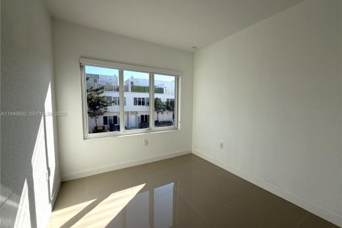 Touwnhouse à louer à Homestead, Floride: 4 chambres, 129.88 m2 № 1997763 - photo 7