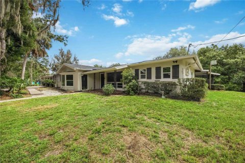 House in Lake Wales, Florida 3 bedrooms, 185.8 sq.m. № 2283643