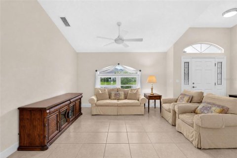 House in Palm Coast, Florida 3 bedrooms, 136.94 sq.m. № 2291333 - photo 7