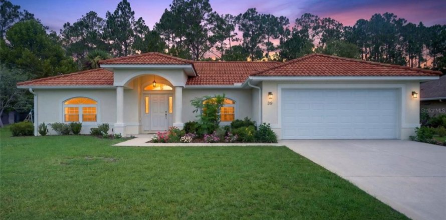 House in Palm Coast, Florida 3 bedrooms, 136.94 sq.m. № 2291333
