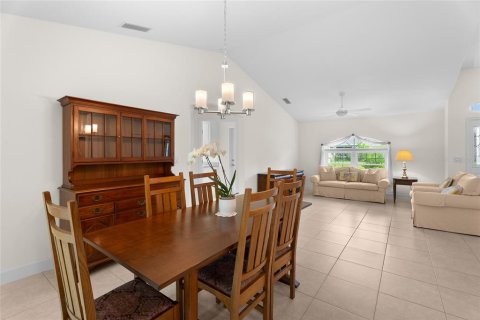 House in Palm Coast, Florida 3 bedrooms, 136.94 sq.m. № 2291333 - photo 14