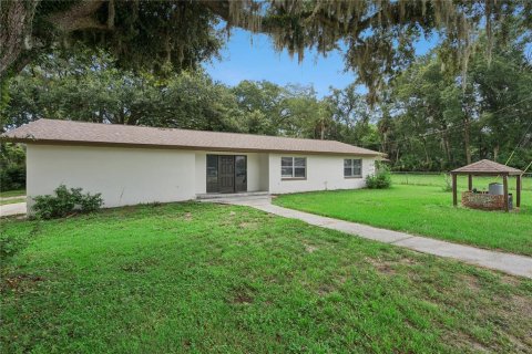 House in Sanford, Florida 4 bedrooms, 174.66 sq.m. № 2319110