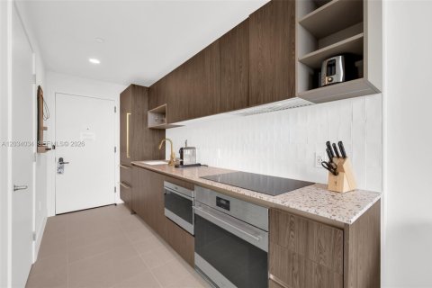 Condo in Miami, Florida, 1 bedroom  № 2252957 - photo 8