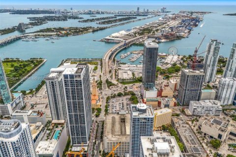 Condo in Miami, Florida, 1 bedroom  № 2252957 - photo 21