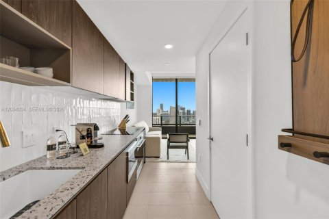 Condo in Miami, Florida, 1 bedroom  № 2252957 - photo 7