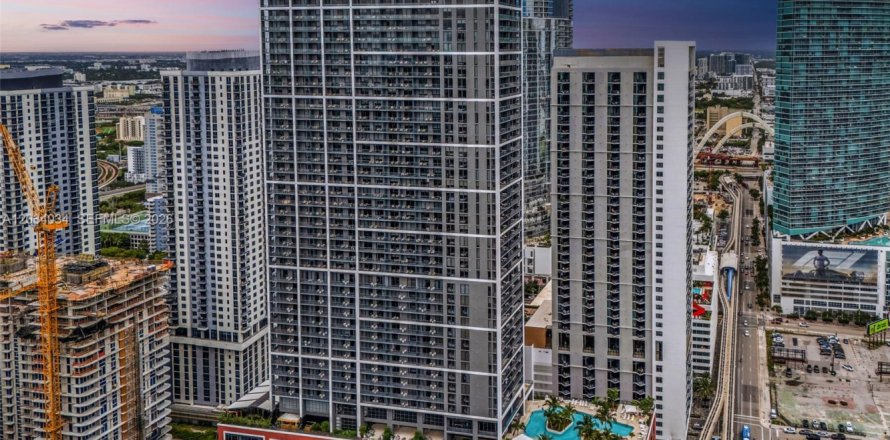 Condo in Miami, Florida, 1 bedroom  № 2252957