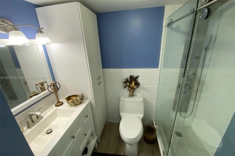 Condo in Lauderhill, Florida, 2 bedrooms  № 2053767 - photo 22