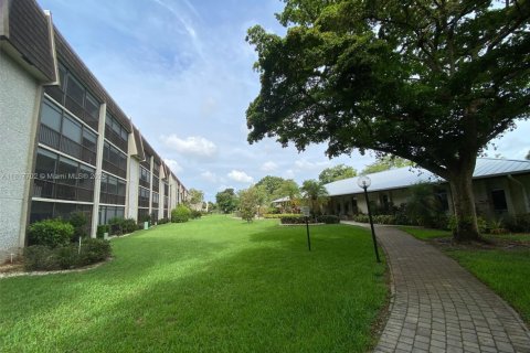 Condo in Lauderhill, Florida, 2 bedrooms  № 2053767 - photo 28