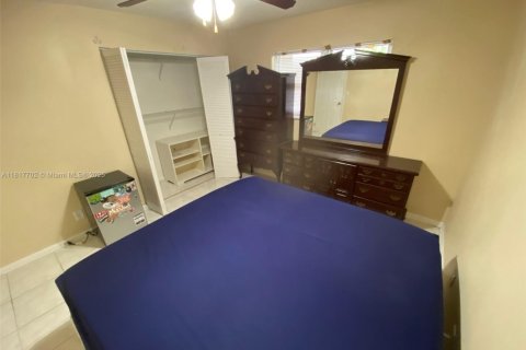 Condo in Lauderhill, Florida, 2 bedrooms  № 2053767 - photo 27