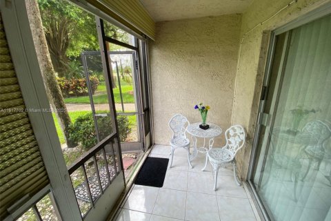 Condo in Lauderhill, Florida, 2 bedrooms  № 2053767 - photo 5
