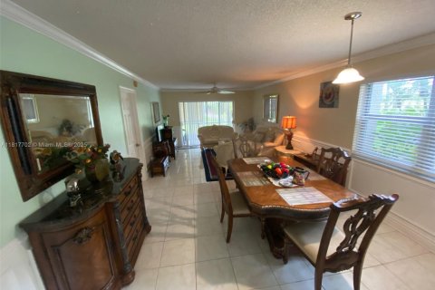 Condo in Lauderhill, Florida, 2 bedrooms  № 2053767 - photo 12