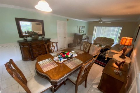 Condo in Lauderhill, Florida, 2 bedrooms  № 2053767 - photo 13