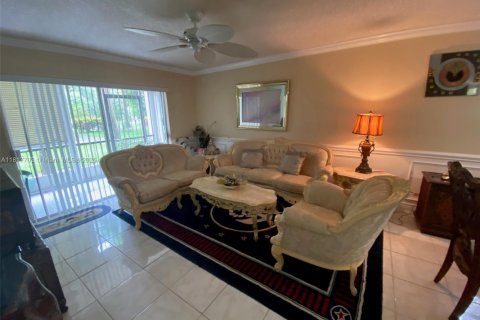 Condo in Lauderhill, Florida, 2 bedrooms  № 2053767 - photo 14
