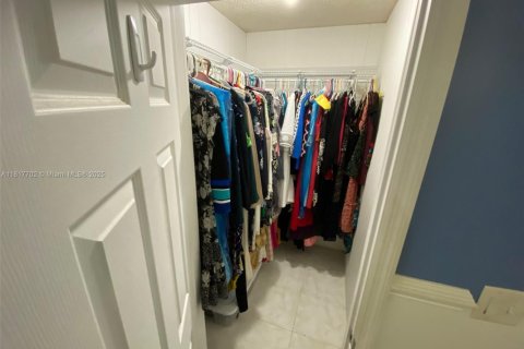 Condo in Lauderhill, Florida, 2 bedrooms  № 2053767 - photo 15